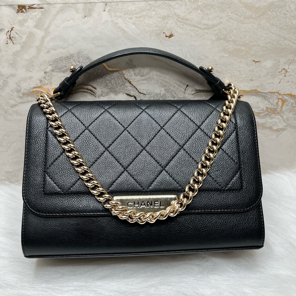 🔥 SOLD #02000TN Chanel Label Click Flap Bag